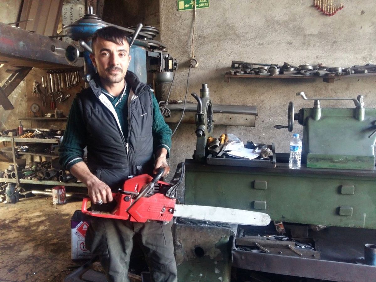 Kaynak Ustasından Motorlu Testereyle Damat Tıraşı