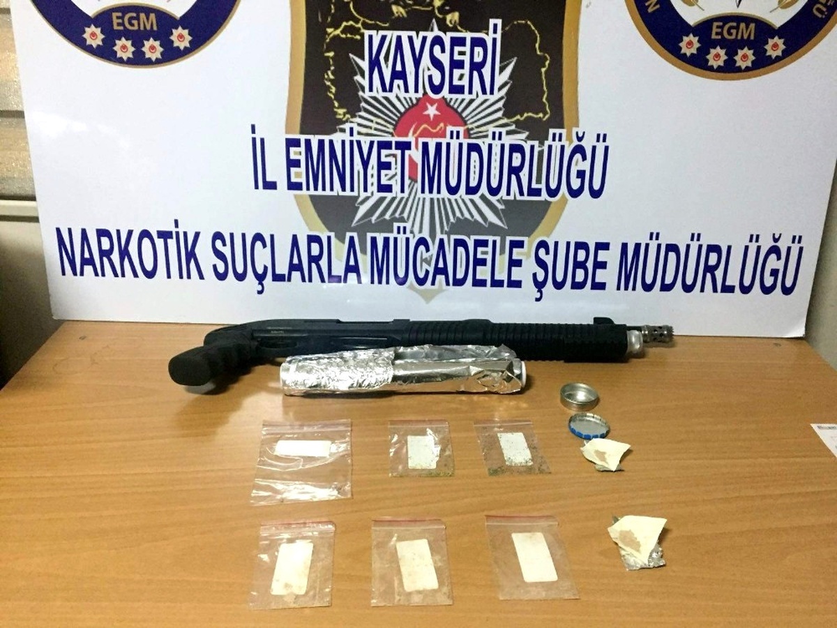 Kayseri\'de Uyuşturucu Operasyonu: 4 Gözaltı