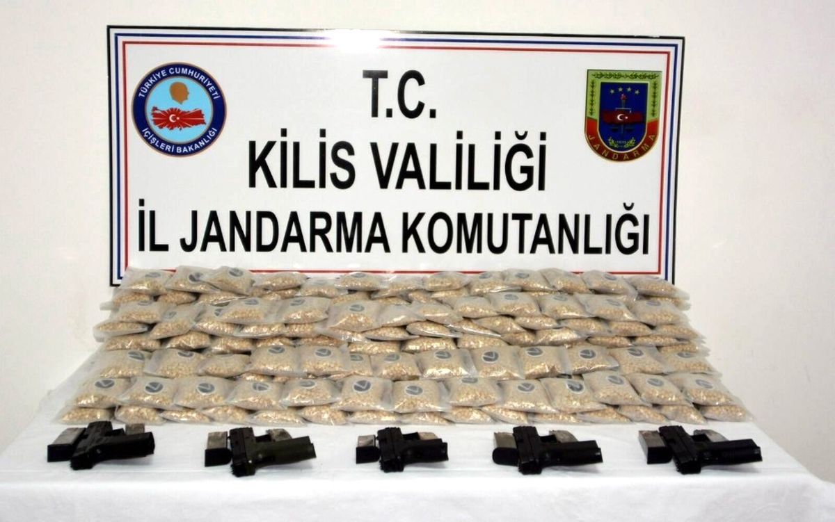 Kilis\'te Captagon Hap ile Tabanca Operasyonu