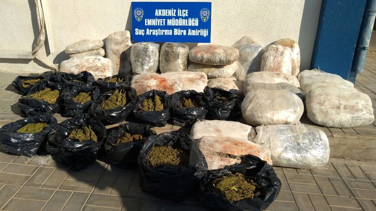 Mersin\'de 126 Kilo Esrar Ele Geçirildi