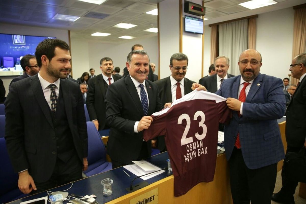 Milletvekili Açıkkapı; "Dünyanın Kaderi Gençlerin Ellerinde Şekillenecek"