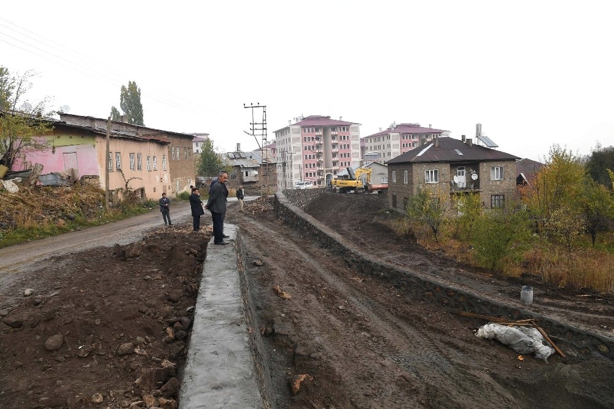 Muş Belediyesinden Yol Genişletme Çalışması