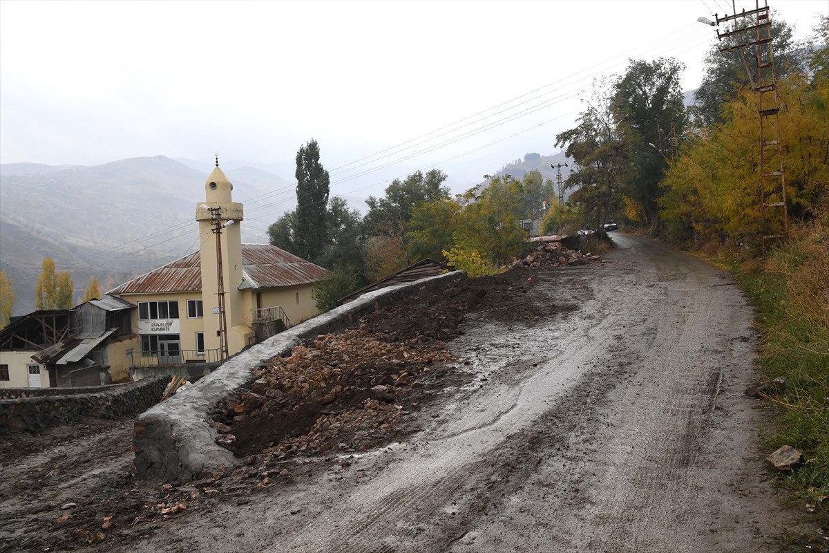 Muş Belediyesinin Yol Genişletme Çalışması