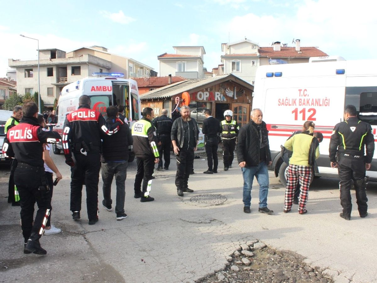 Sakarya\'da Akrabalar Arasında Çıkan Kavgada Kan Aktı: 4 Yaralı