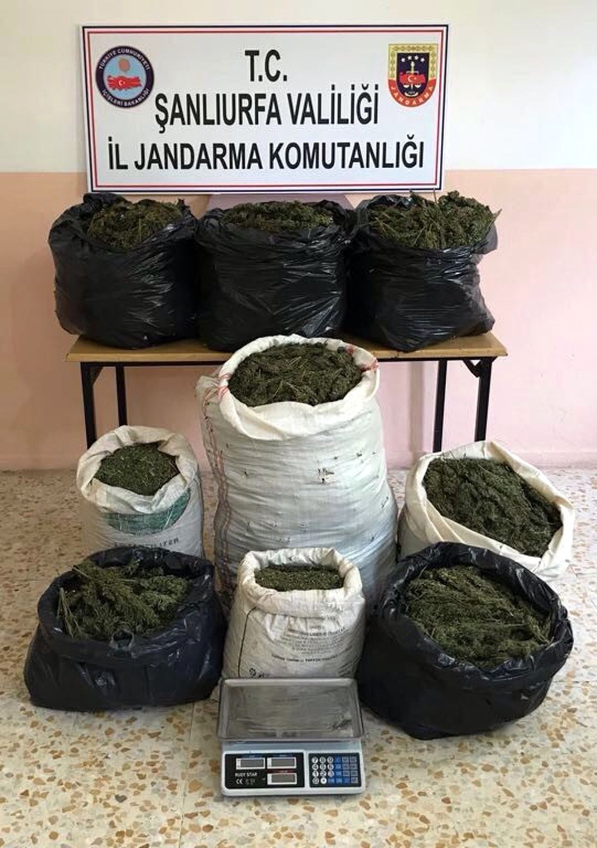 Şanlıurfa\'da 83 Kilo Esrar Ele Geçirildi
