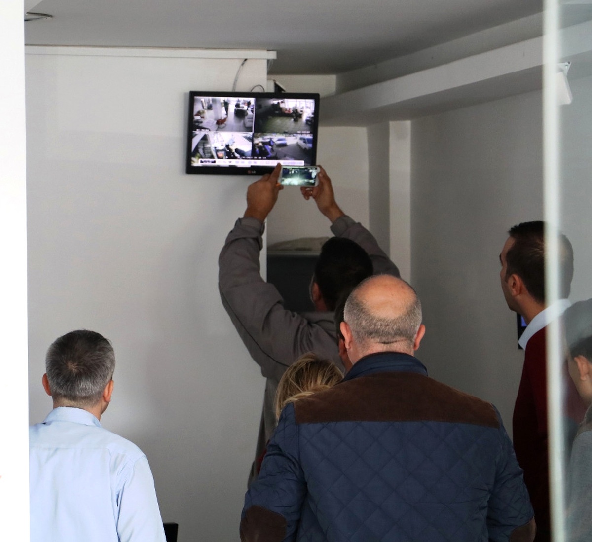 Şişme Kadın Yerine Başka Ürün Geldi, Kargocuyu Gasp Etti