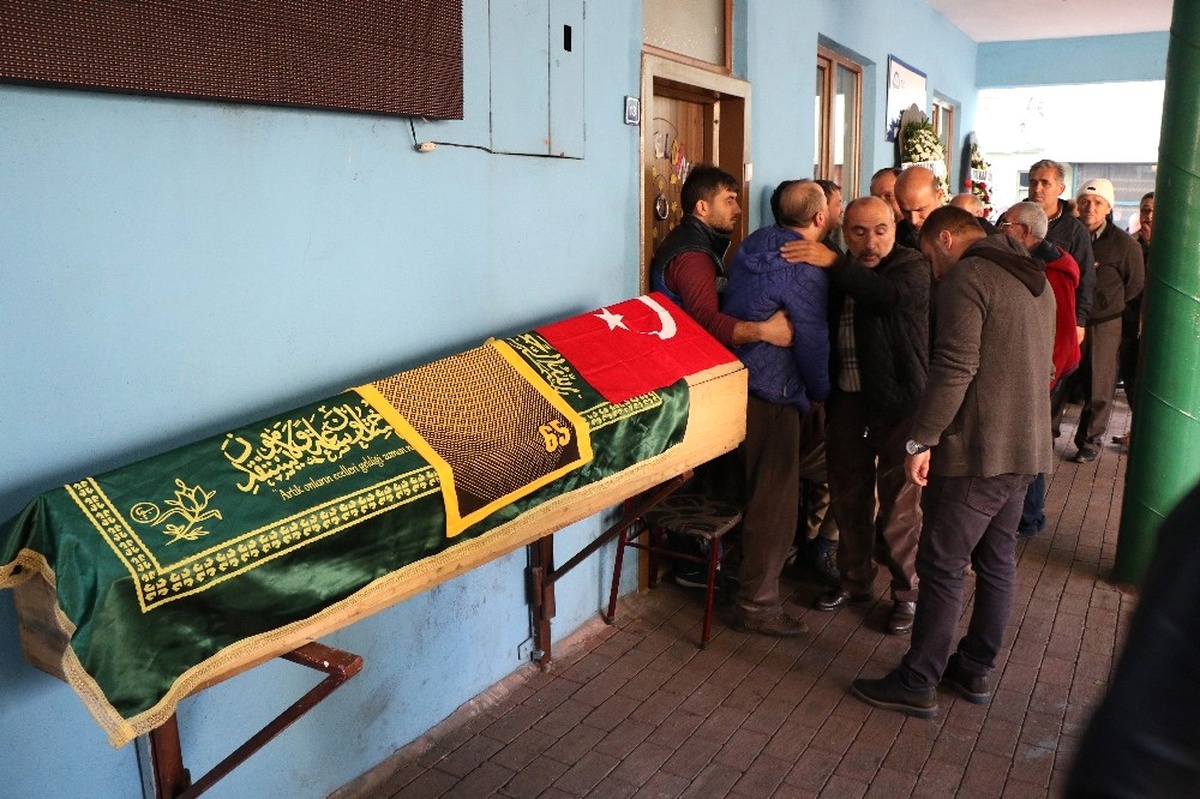 Top Oynarken Kalp Krizi Geçiren Çocuk Son Yolculuğuna Uğurlandı