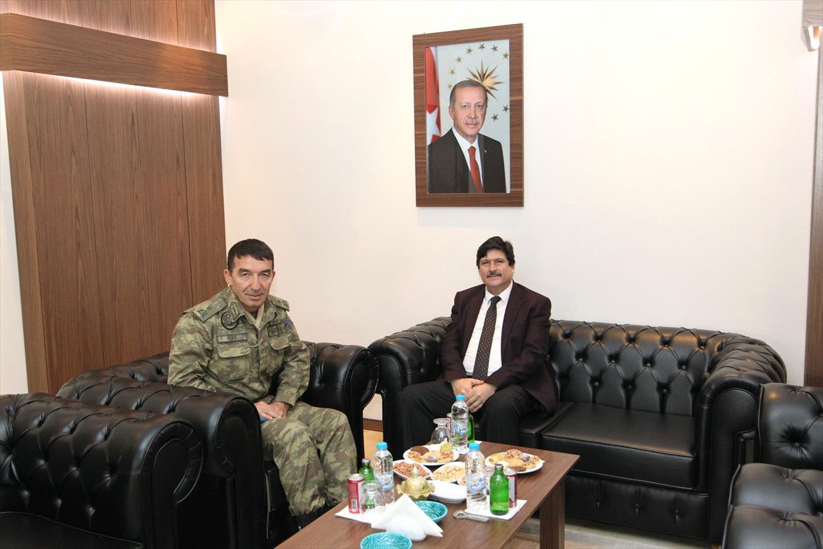Tuğgeneral Atay\'dan Beü Rektörü Yardım\'a Ziyaret