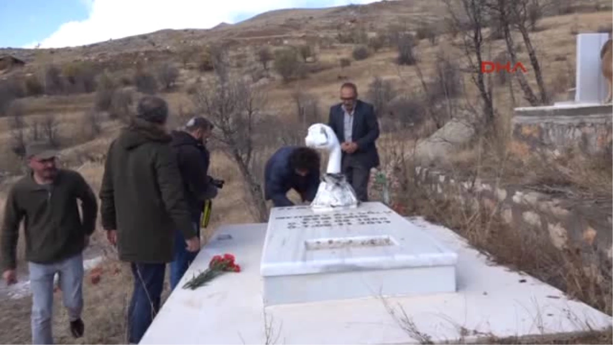 Tunceli Dha Muhabiri Cem Emir Mezarı Başında Anıldı
