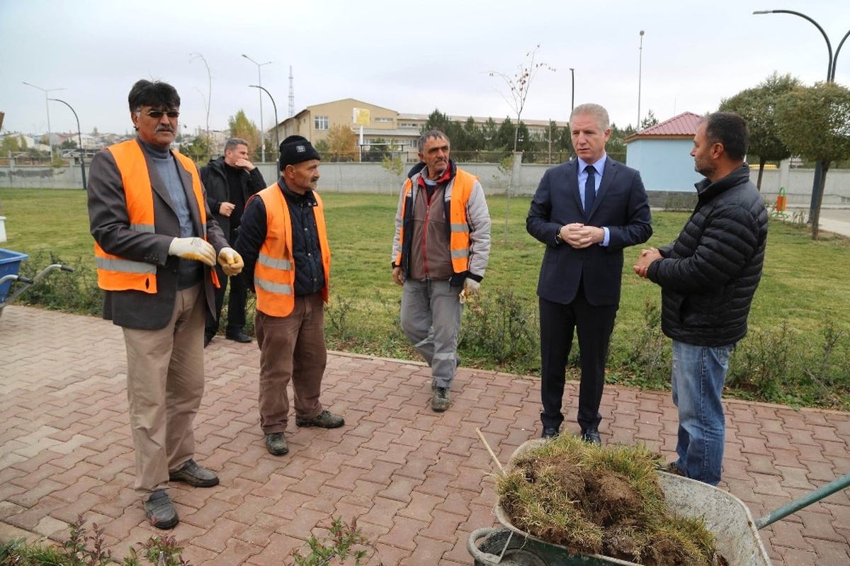 Vali Gül, Okullar Bölgesi\'nde İncelemelerde Bulundu
