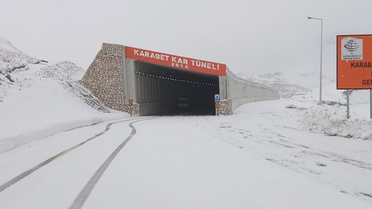 Van\'da Kar Yağışı Yüksek Kesimlerde Etkili Oluyor