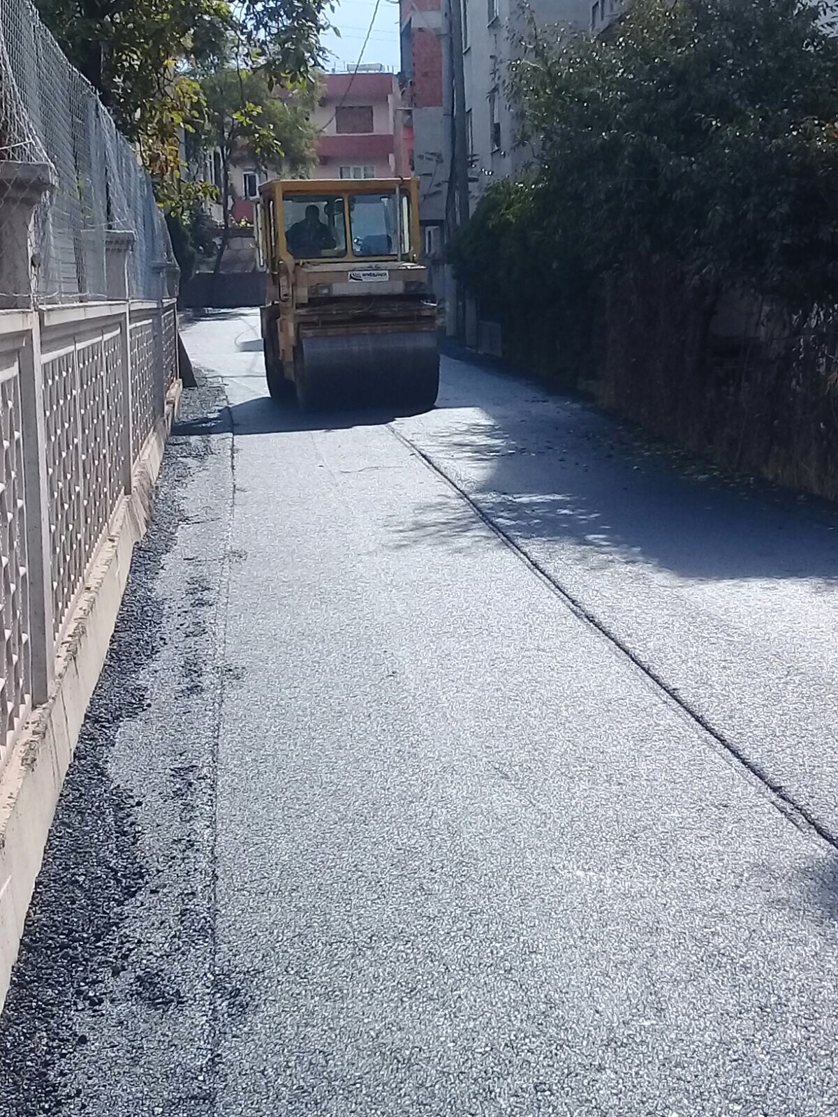 Yenidoğan\'da Asfaltlama Çalışmaları Sürüyor