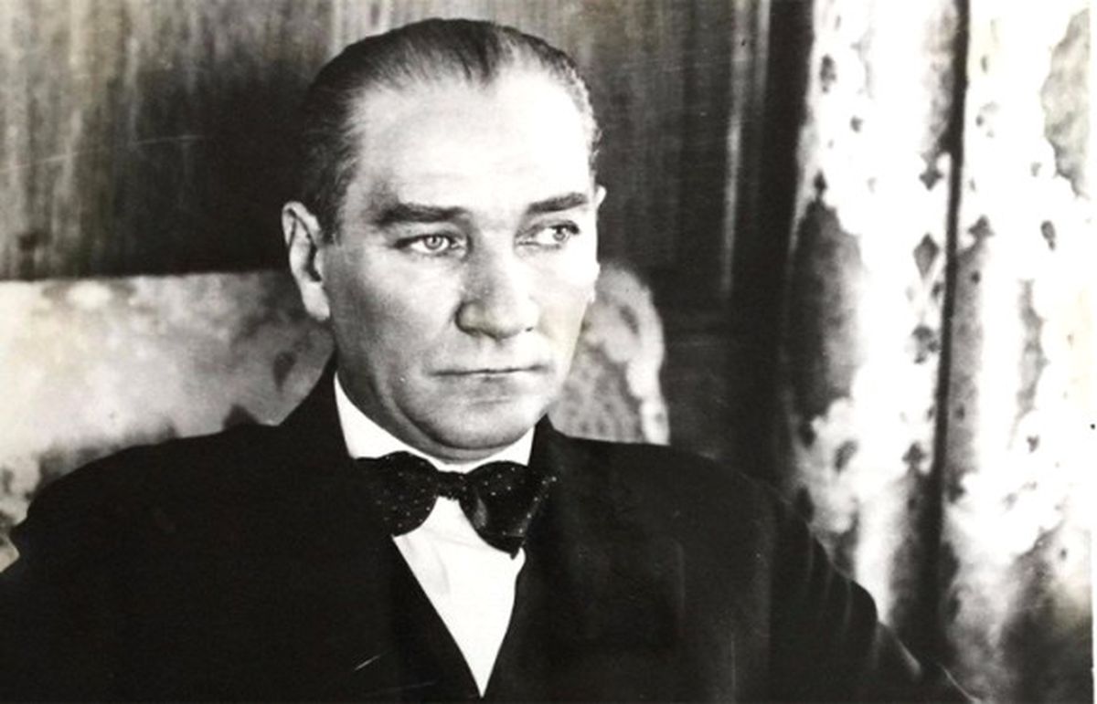 Büyük Önder Atatürk\'ü Anıyoruz