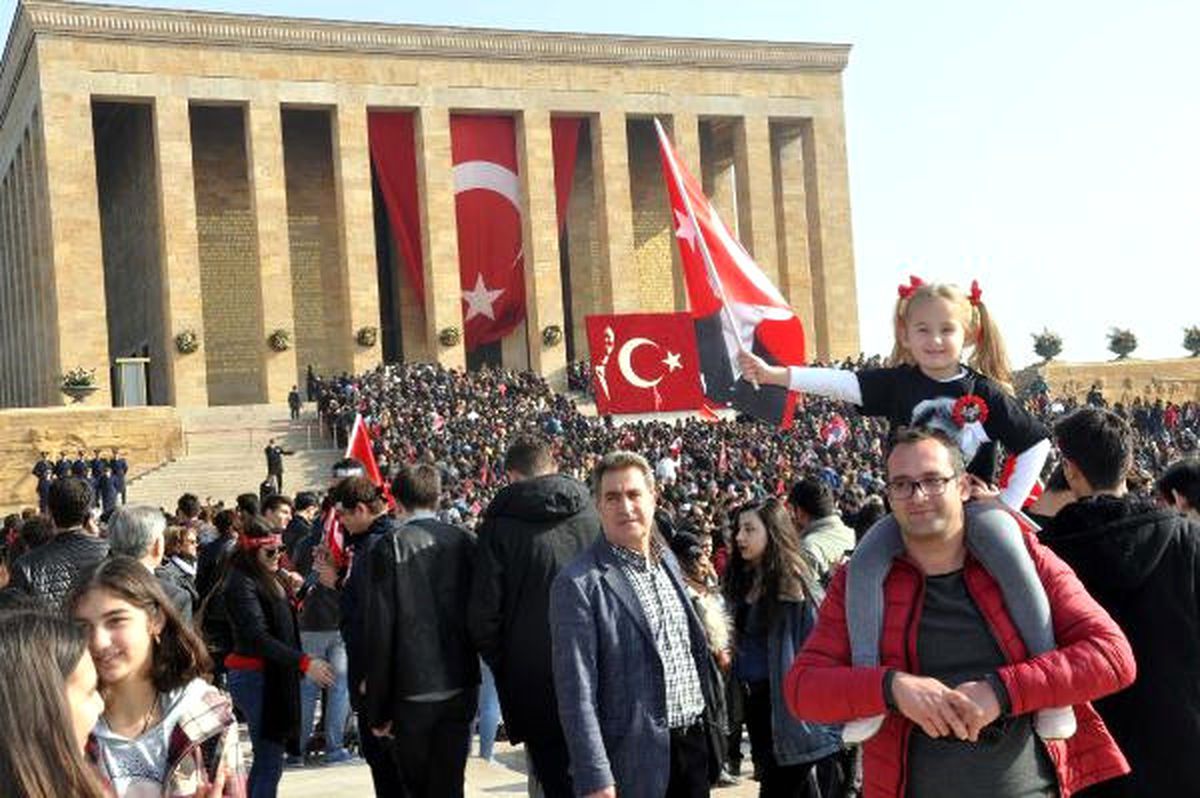 Anıtkabir\'e İnsan Seli