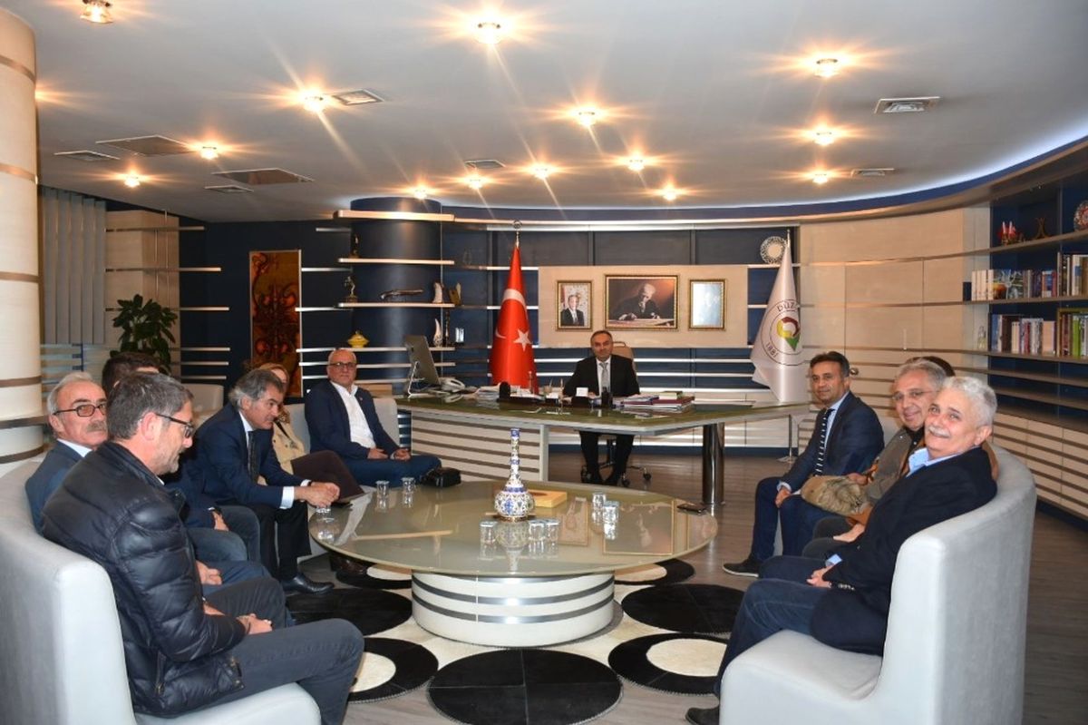 Başkan Ay\'a CHP\'den Ziyaret