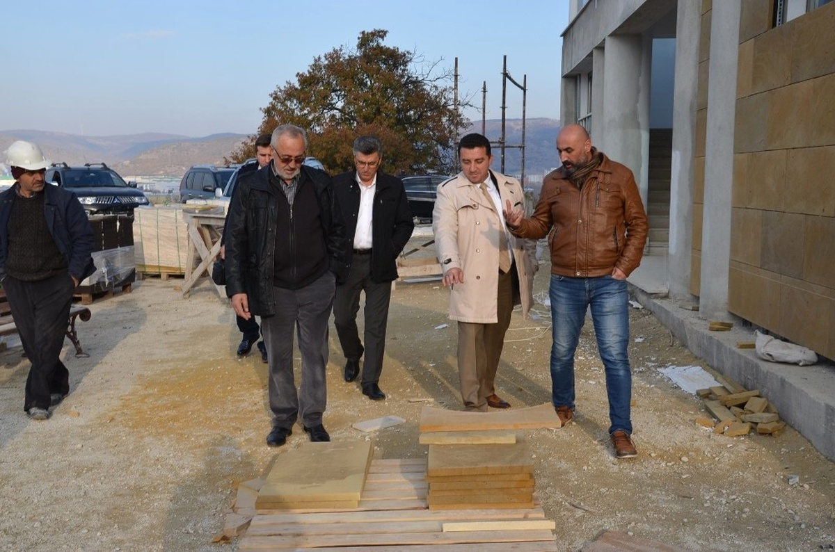 Başkan Bakıcı Medine Camii\'nde İncelemelerde Bulundu