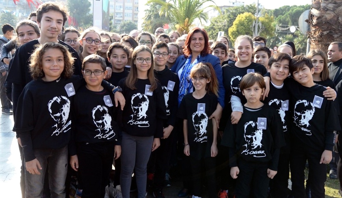 Başkan Çerçioğlu, Atatürk Sergisini Ziyaret Etti