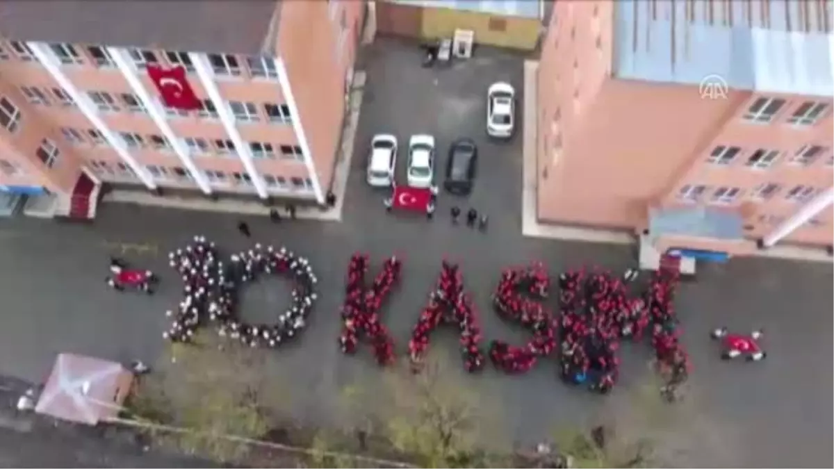 Büyük Önder Atatürk\'ü Anıyoruz - 10 Kasım Koreografisi