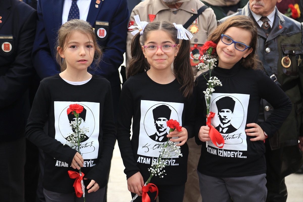 Büyük Önder Atatürk\'ü Anıyoruz