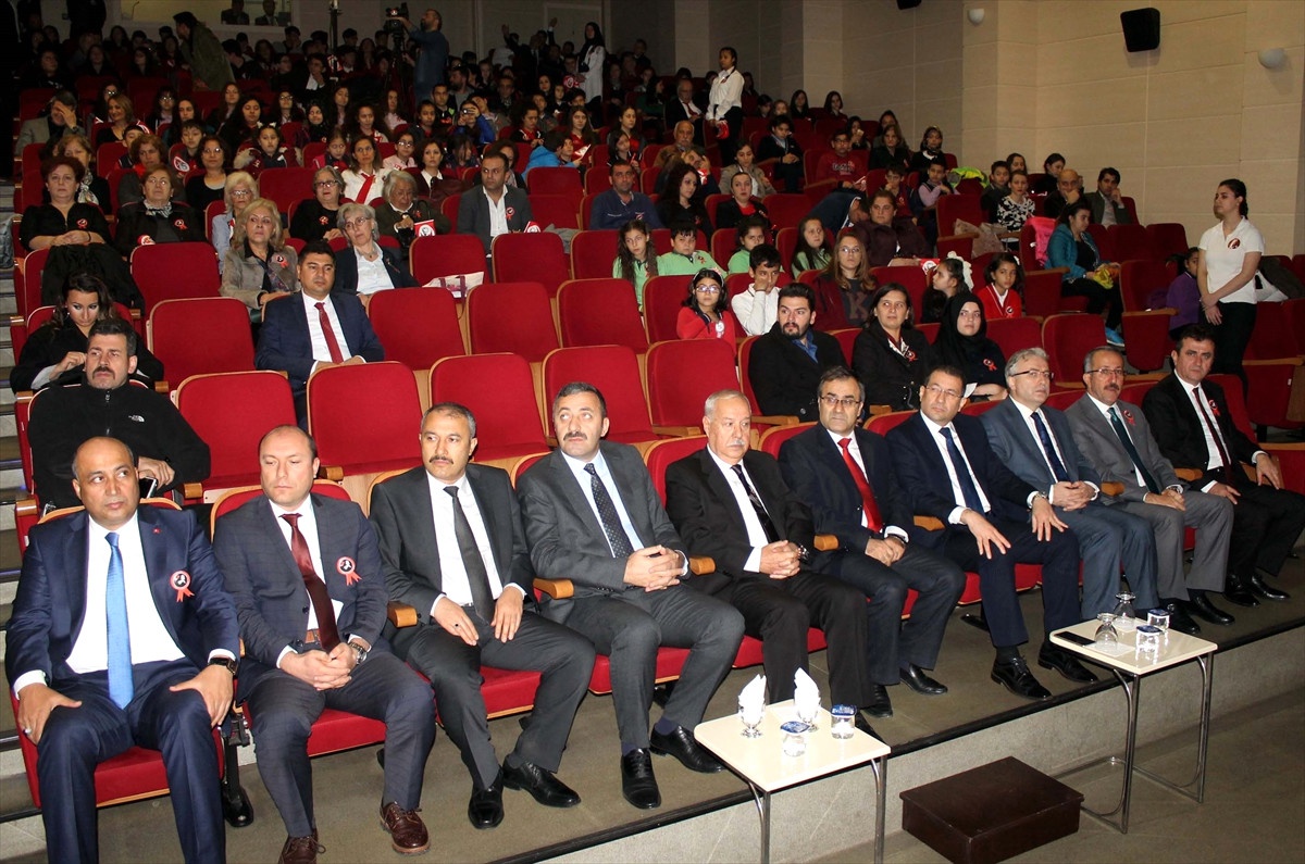 Büyük Önder Atatürk\'ü Anıyoruz