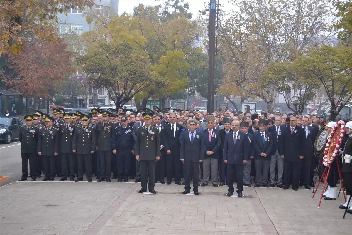 Büyük Önder Atatürk\'ü Anıyoruz