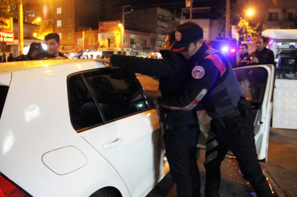 Diyarbakır\'da 800 Polisle Uygulama