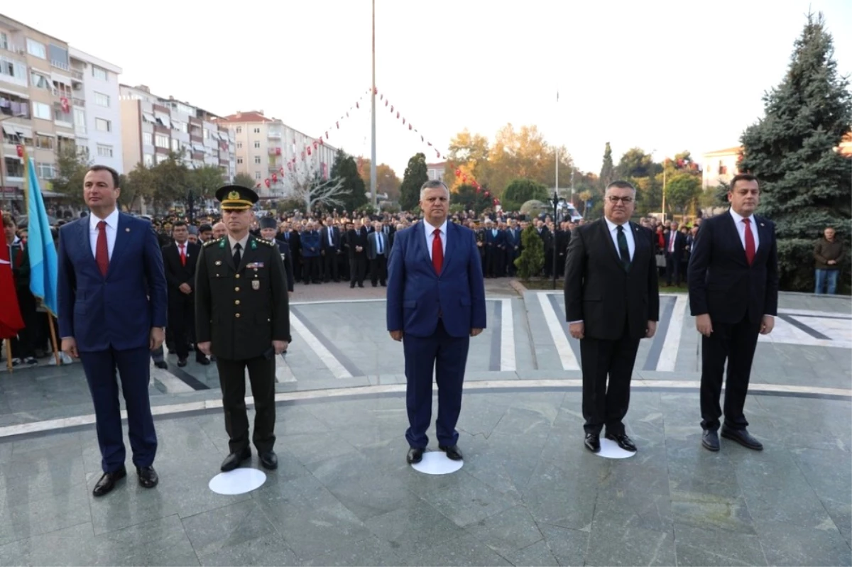 Ebediyete İntikalinin 79\'uncu Yılında Atatürk Saygıyla Anıldı