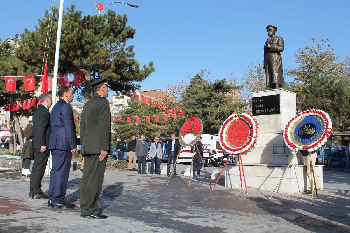 Elazığ\'da 10 Kasım Atatürk\'ü Anma Günü