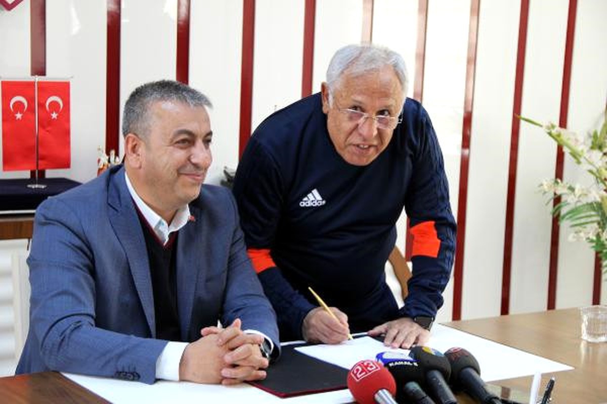 Elazığspor Hüseyin Kalpar ile Sözleşme İmzaladı