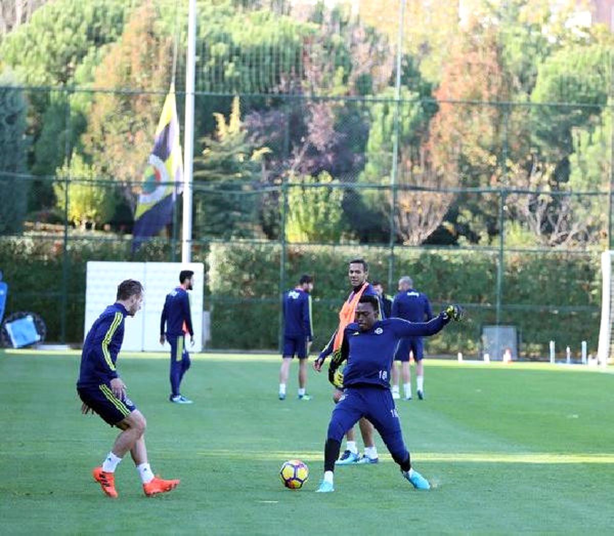 Fenerbahçe\'de Demir Grup Sivasspor Maçının Hazırlıkları Sürdü