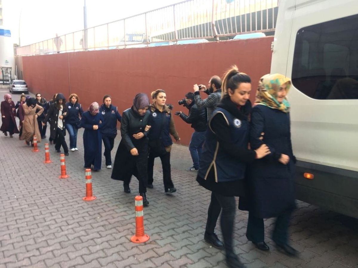 Fetö\'nün \'Mahrem Kadın Yapılanması\'na Operasyon