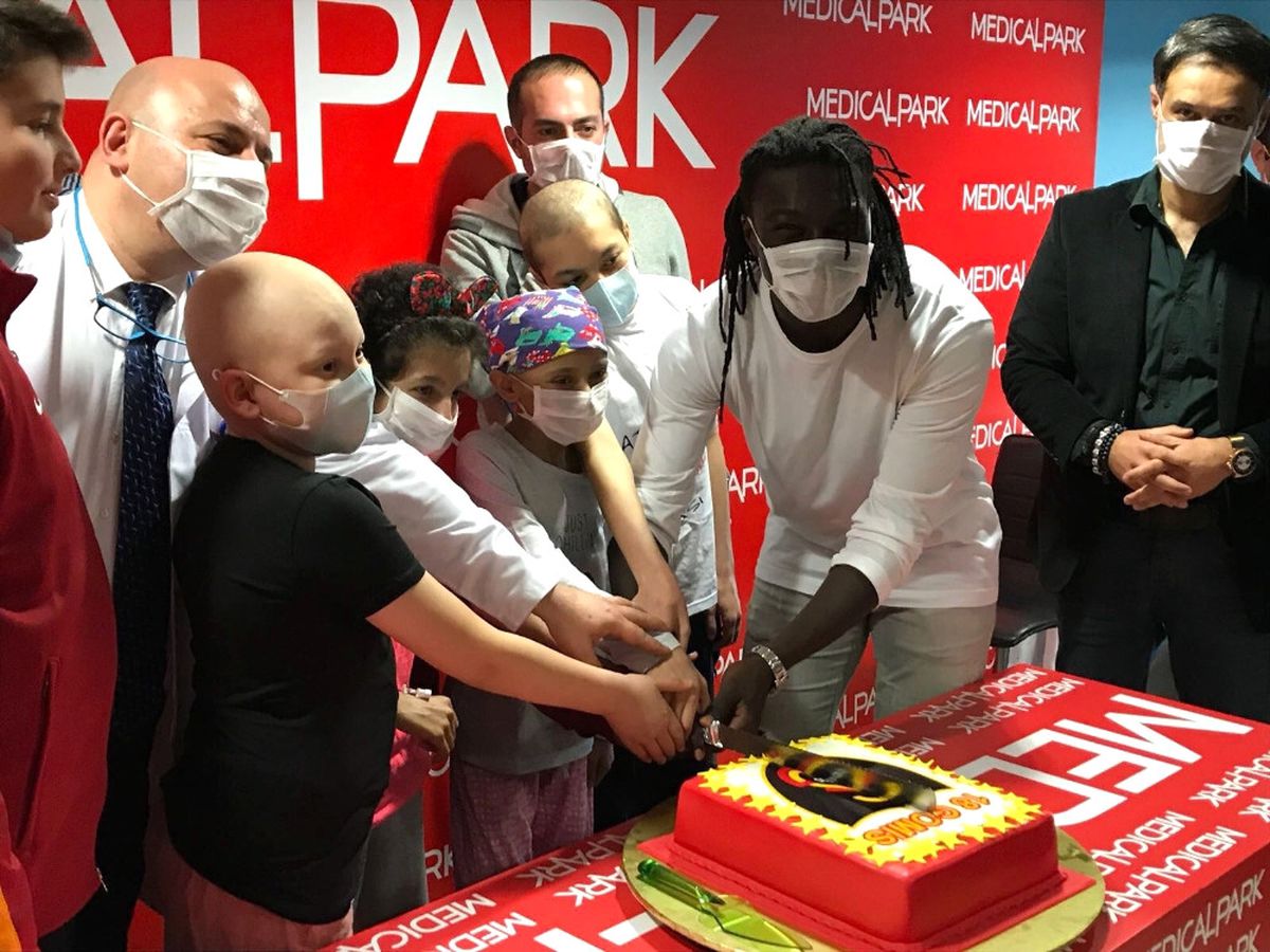 Gomis\'ten Kanser Hastası Çocuklara Anlamlı Destek