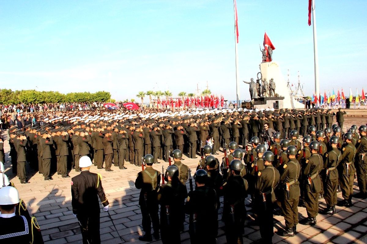 İskenderun\'da Atatürk\'ü Anma Töreni
