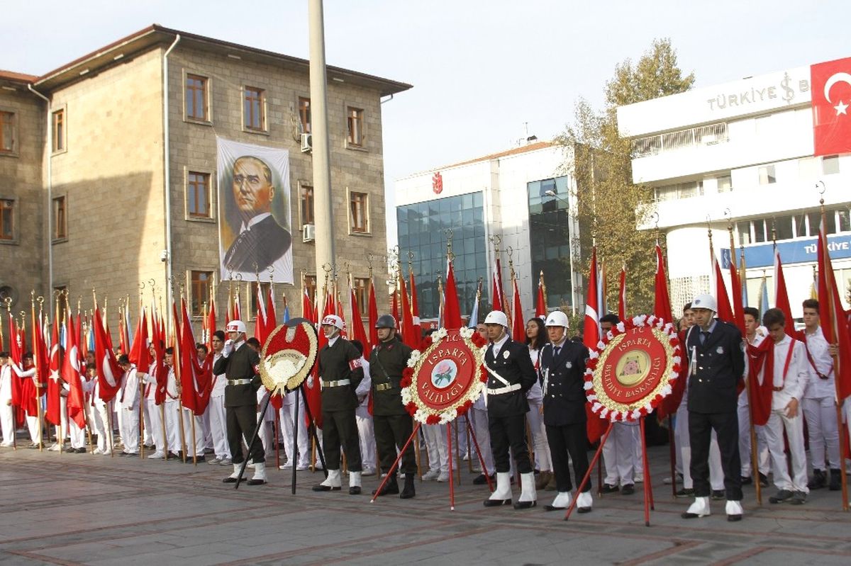 Isparta\'da Atatürk\'ü Anma Programı
