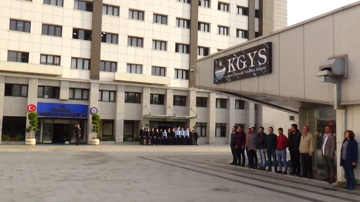 İstanbul Emniyetinde Ata\'ya Saygı Duruşu