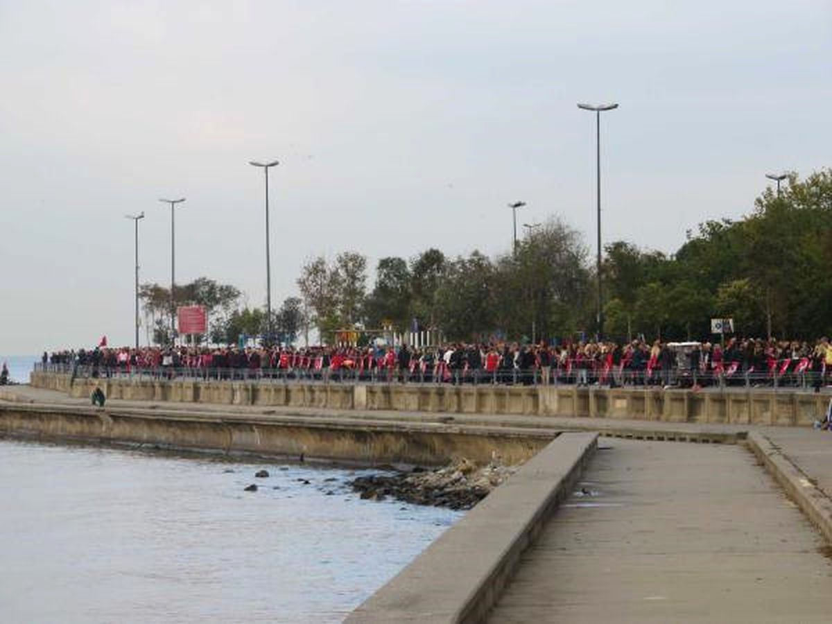 Kadıköy\'de "Ata\'ya Saygı Zinciri"