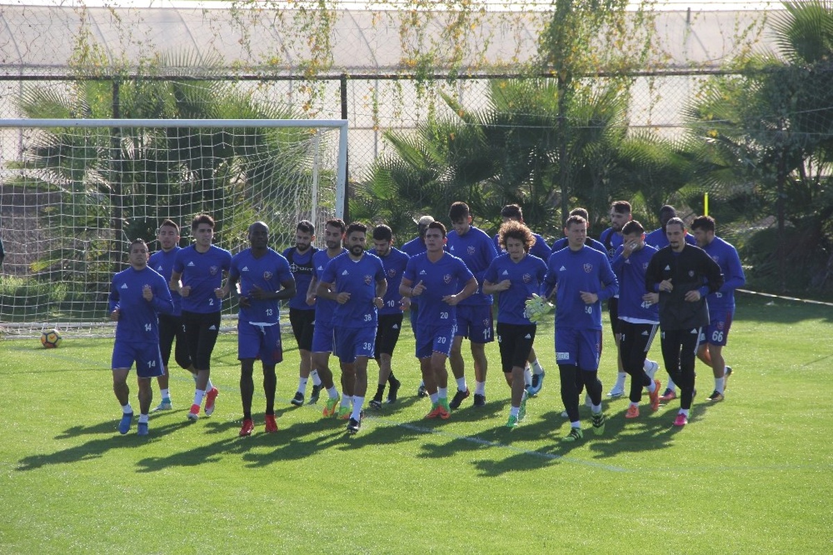 Karabükspor\'da Kamp Çalışmaları Sürüyor