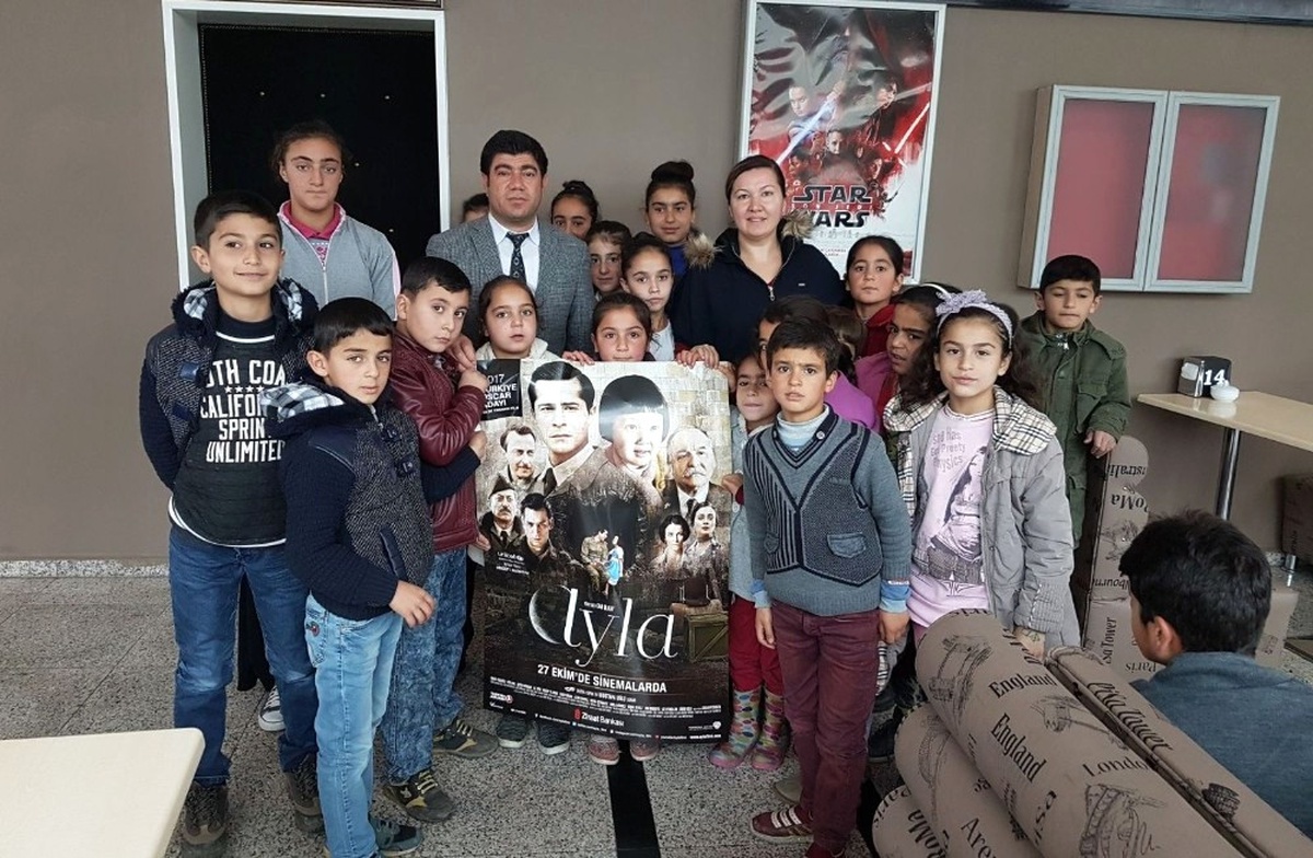 Kaymakam Özkan\'dan Öğrencilere Sinema Jesti