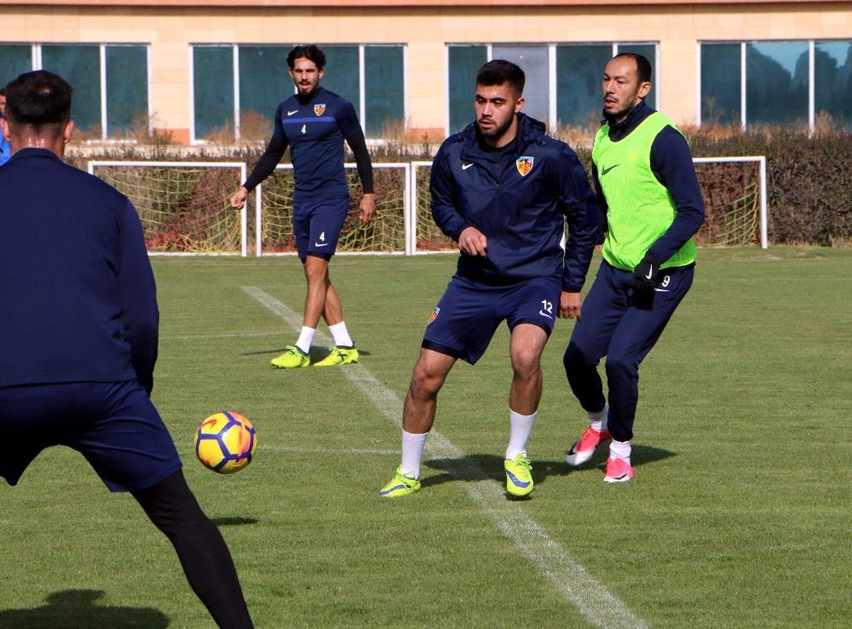 Kayserispor\'da Hazırlıklar Devam Ediyor