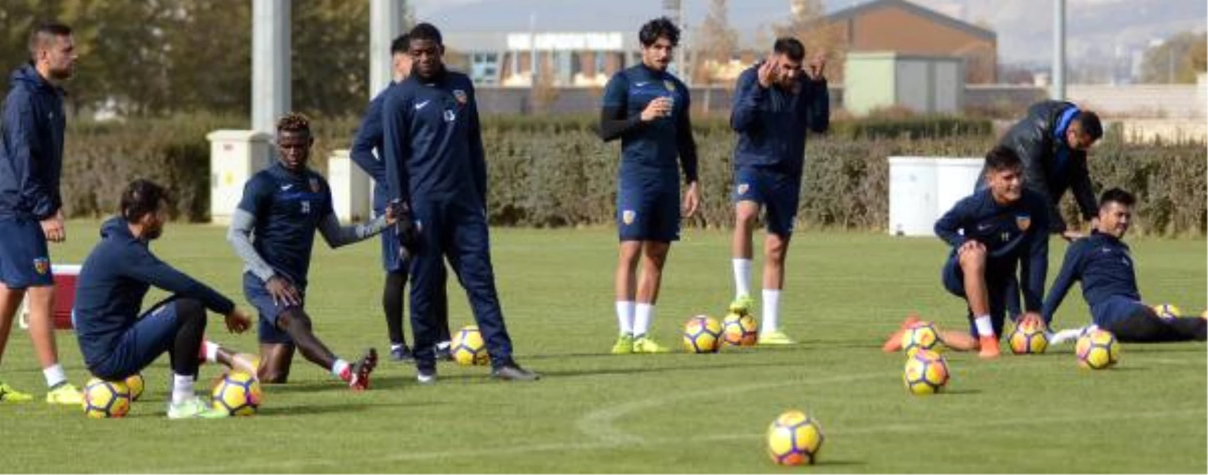 Kayserisporlu Staphene Badji; "Süper Lig\'in Seviyesi Üst Seviyede"