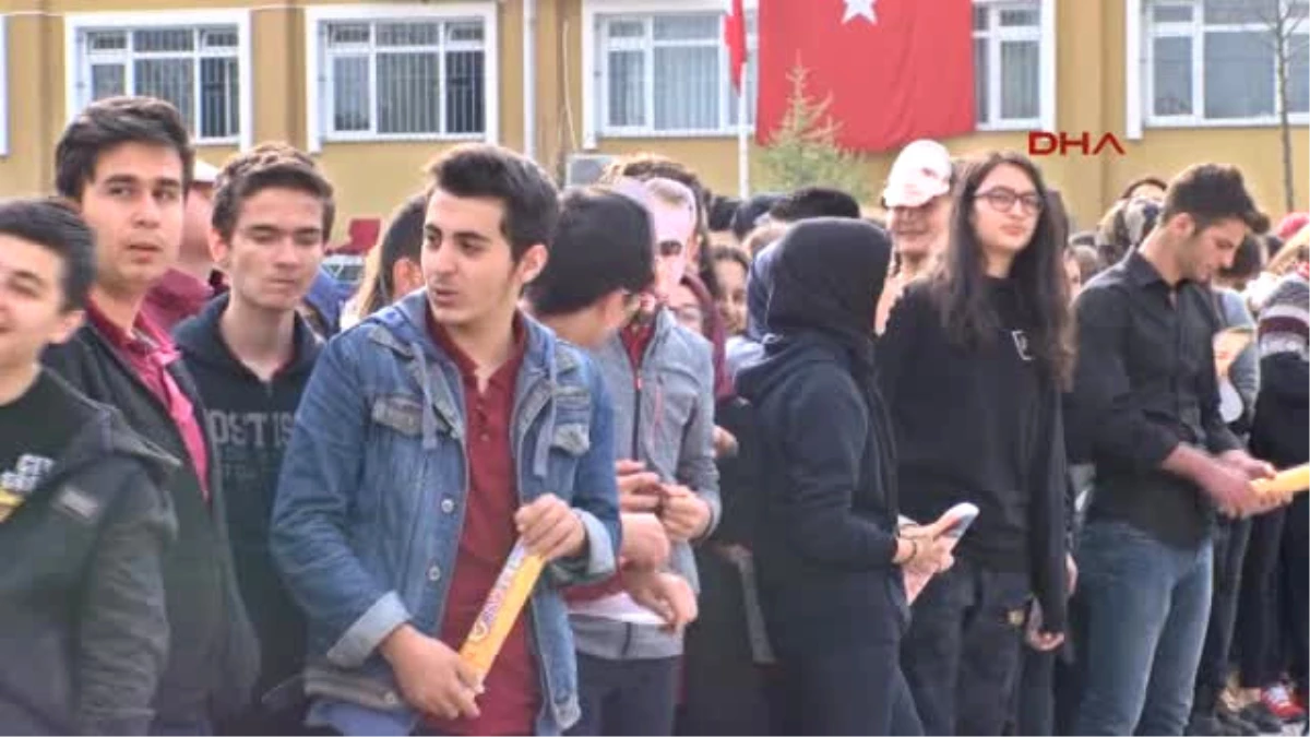 Kocaeli Türk Silahlı Kuvvetleri Ampute Futbol Kulübü Oyuncularına Liselilerden Sevgi