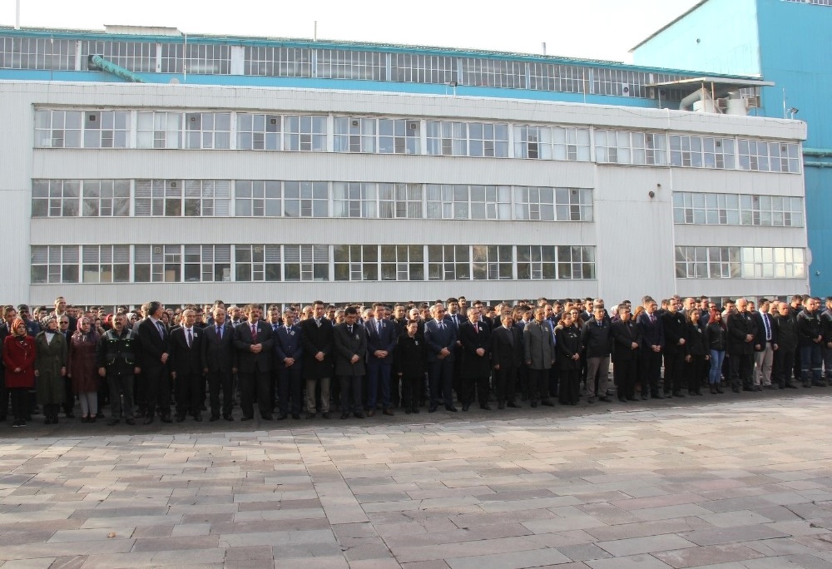Konuk: "Atatürk, Cumhuriyet\'le Birlikte Yaşamaya Devam Edecek"