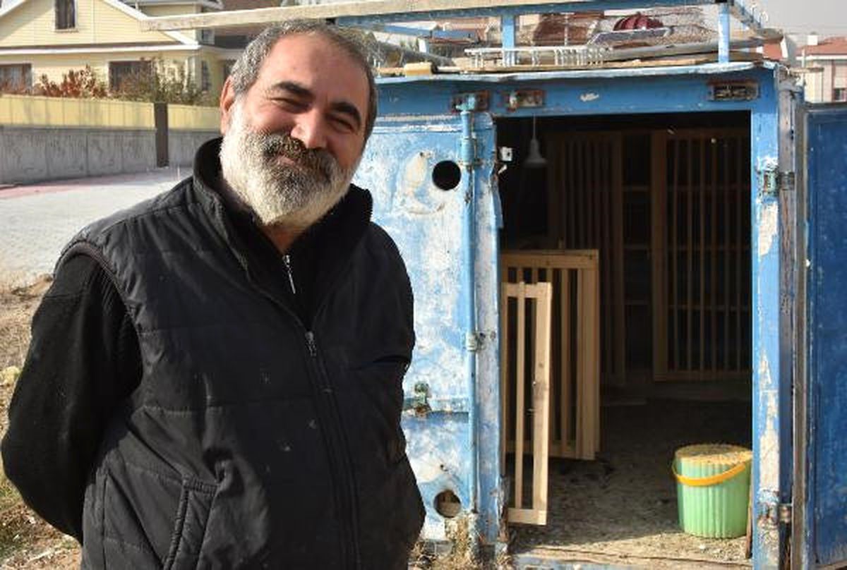 Konya\'da Neyzenin Güvercinlerini ve Köpeğini Çaldılar