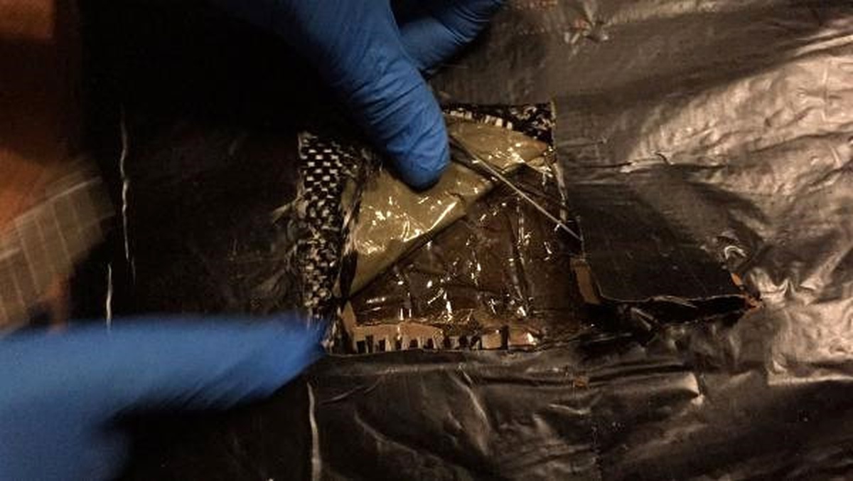 Madrid\'den Gelen Ukraynalı Yolcunun Valizlerinde Esrar Bulundu