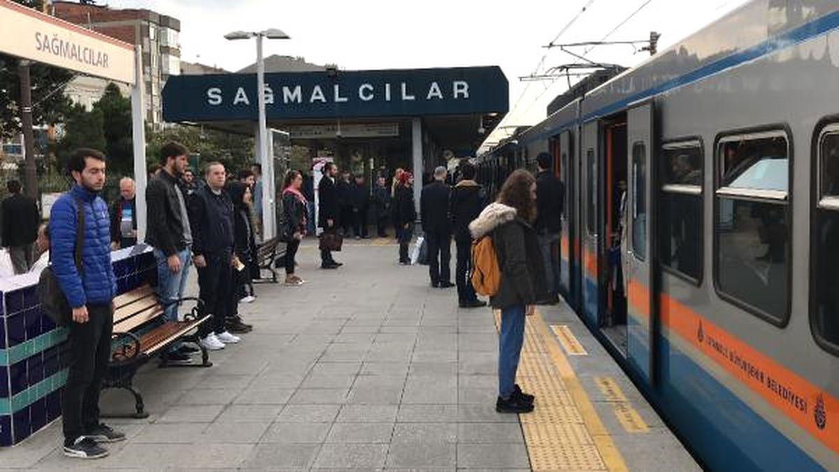 Metro Durağında \'09.05\'