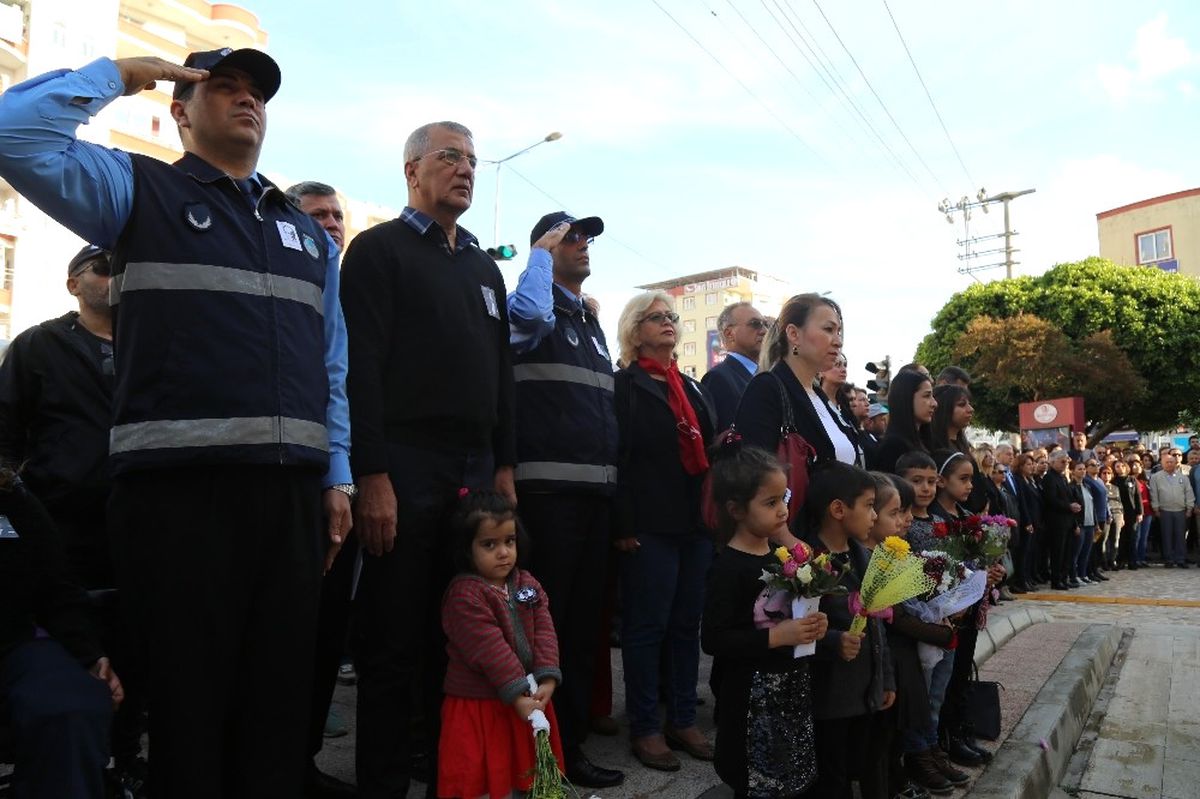 Mezitlililerden Ata\'ya Saygı