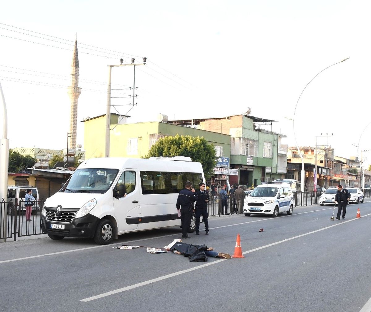 Minibüsün Çarptığı Suriyeli Genç Hayatını Kaybetti