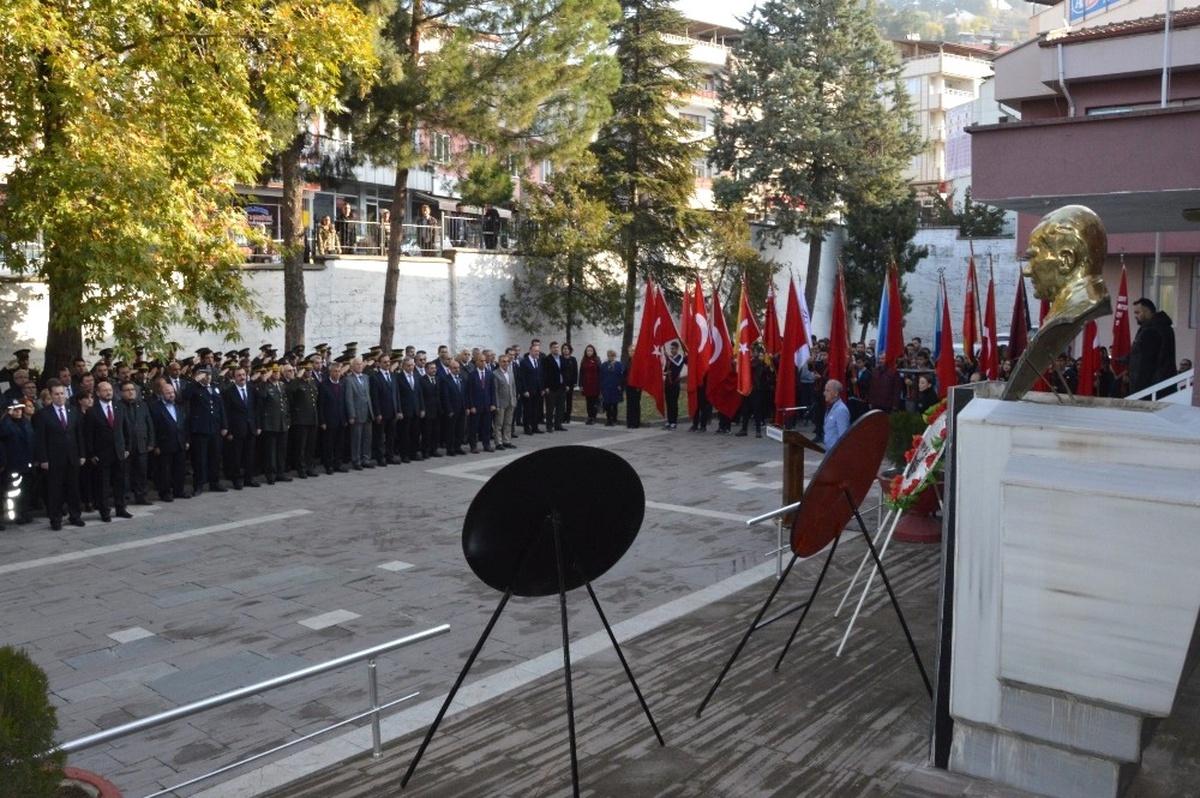 Niksar\'da 10 Kasım Atatürk\'ü Anma Töreni