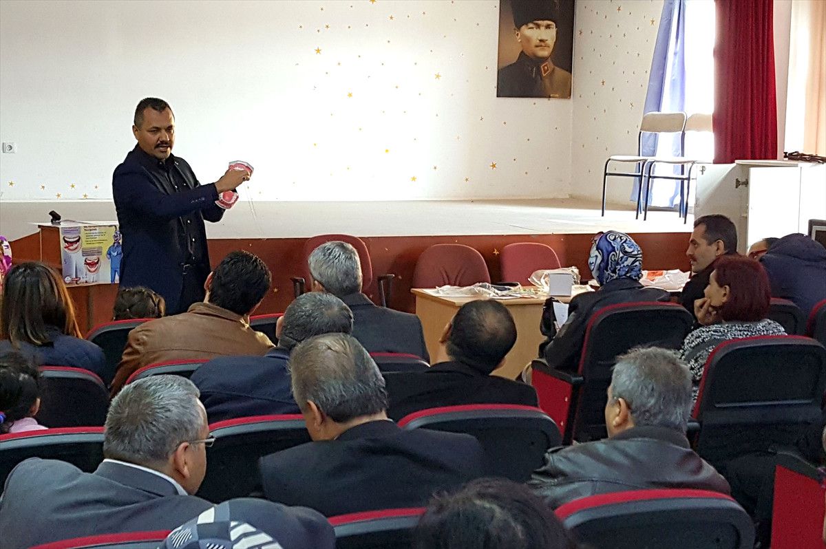 Öğretmenlere Diş Sağlığı Eğitim