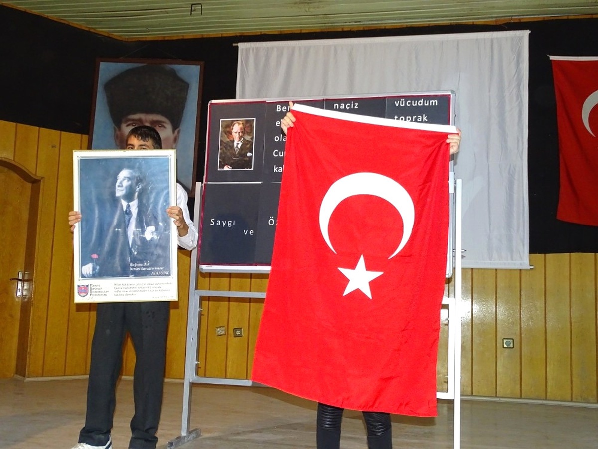 Özel Öğrencilerin Atatürk Sevgisi